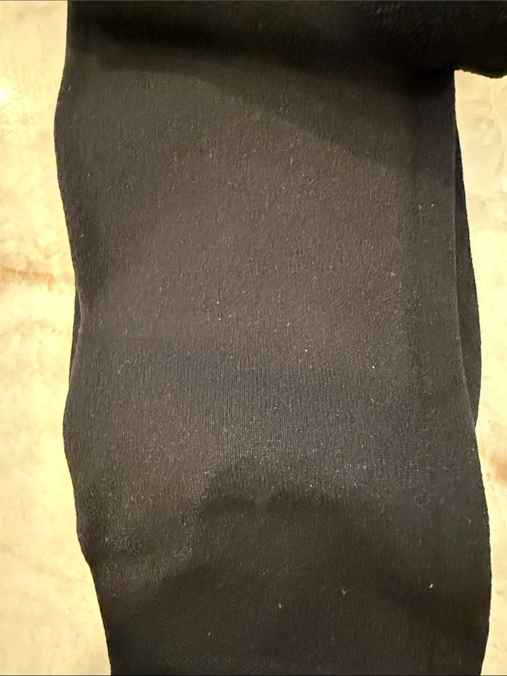 Vera Wang 2 pairs Women's Crew Socks - Textured Floral and plain Pattern nwt